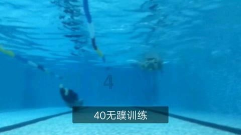 逃离荒废的戏院